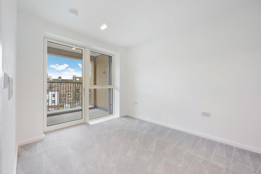 Property photo 3 of 5