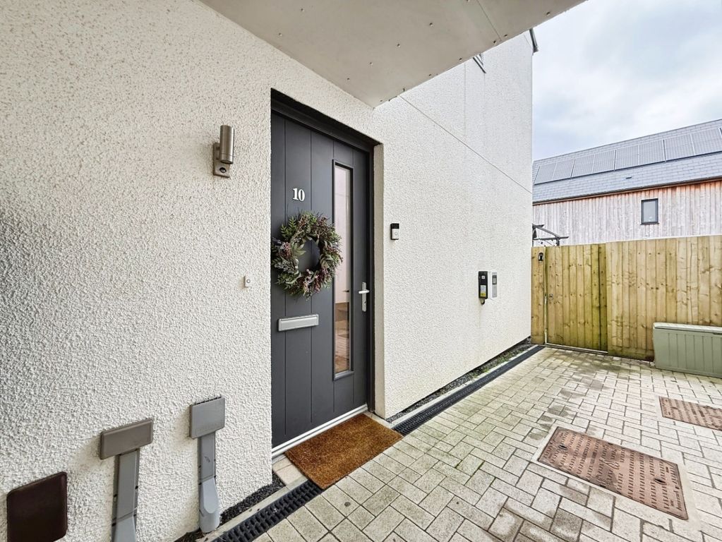 Property photo 2 of 25 4637592