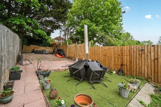Property photo 3 of 18 Garden