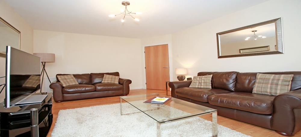 Property photo 1 of 14 Lounge