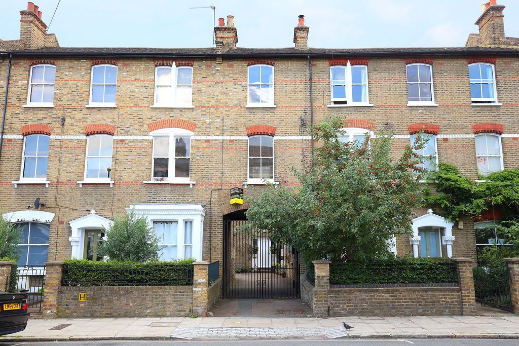 Property photo 2 of 12