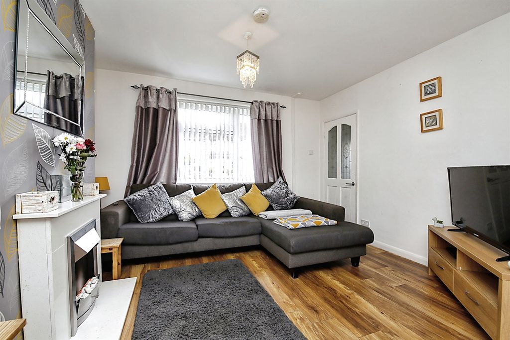 Property photo 2 of 12 Image