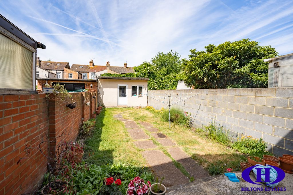 Property photo 3 of 13 Pic-1