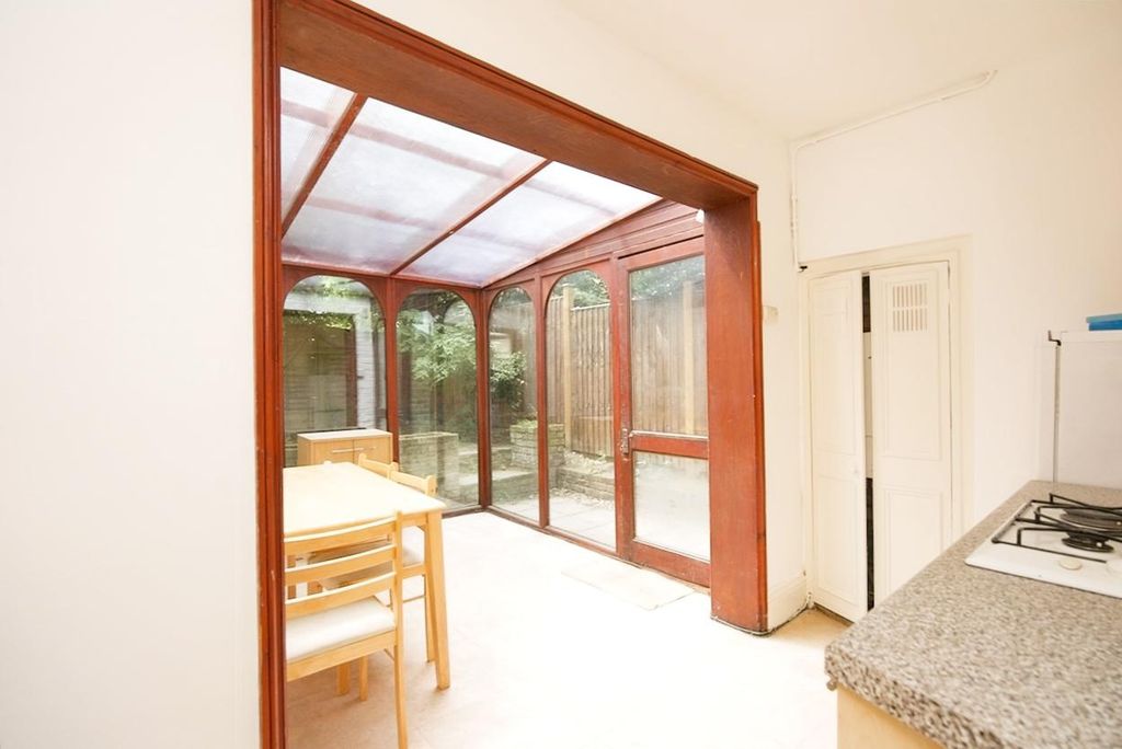 Property photo 2 of 9 1