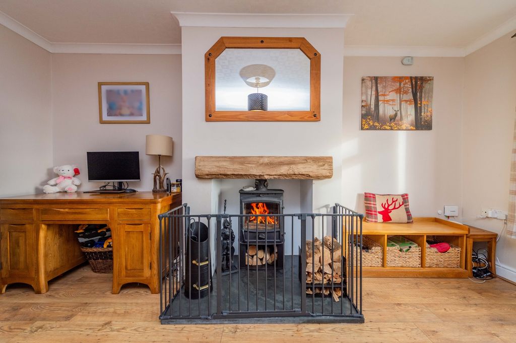 Property photo 3 of 25 6 The Ridgeway Pfp (32 Of 42)