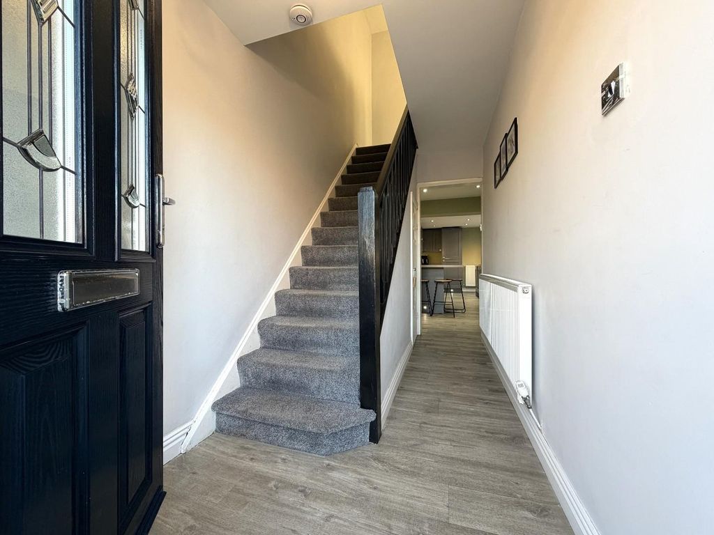 Property photo 3 of 21 Hall