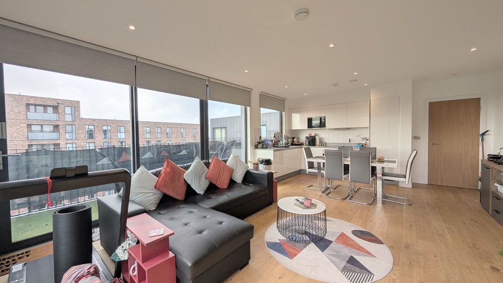 Property photo 1 of 18 Image