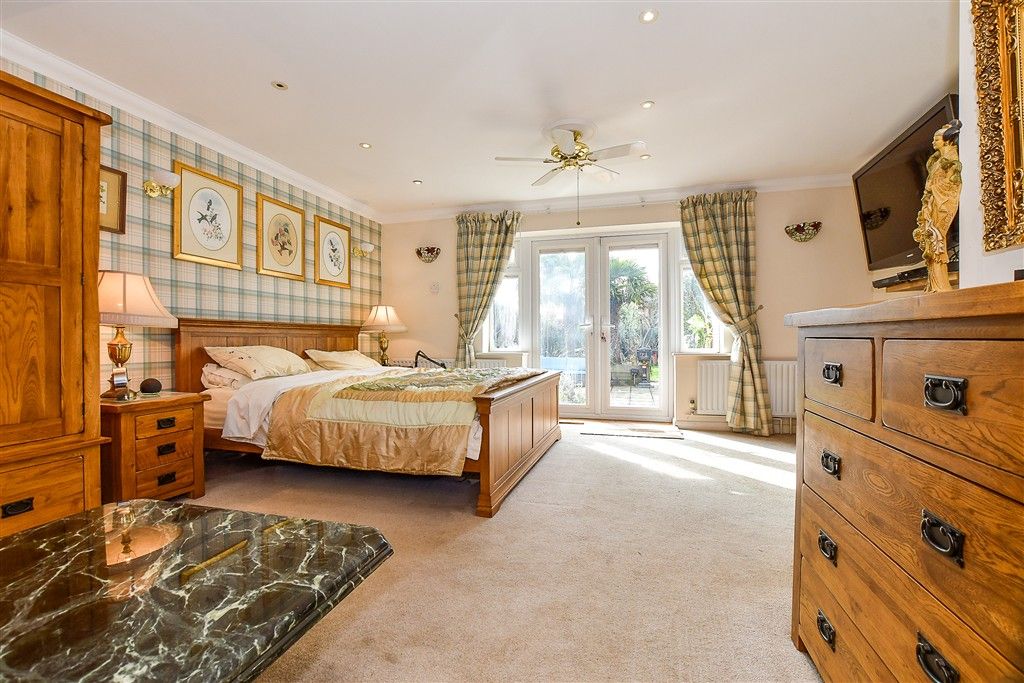 Property photo 1 of 10 Bedroom 1