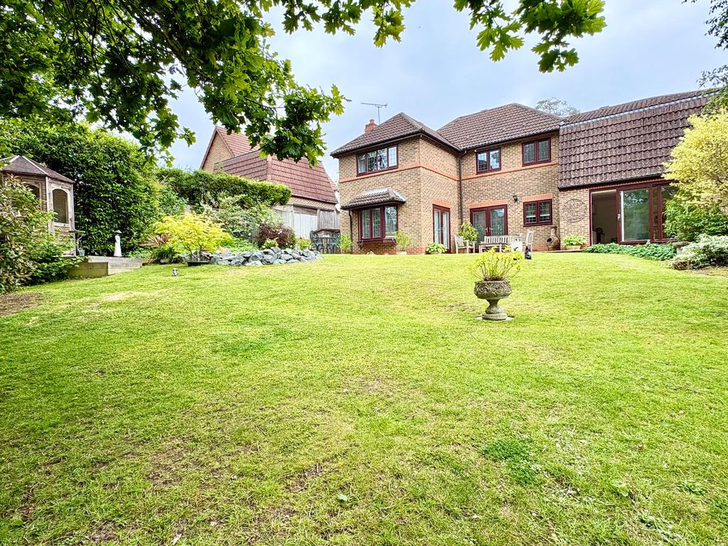 Property photo 2 of 36