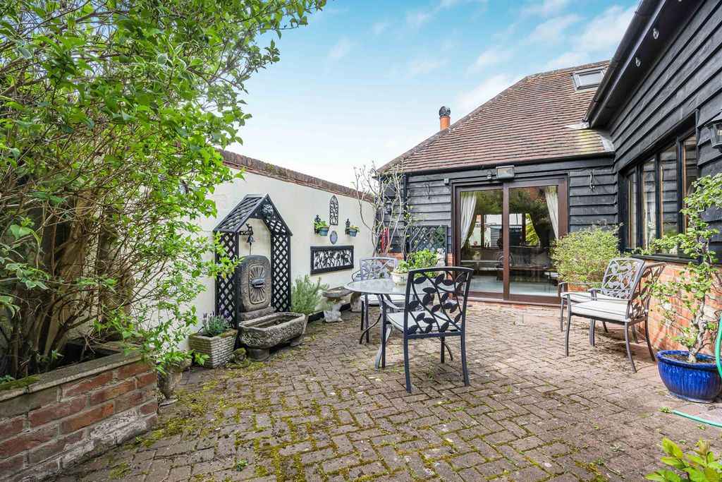 Property photo 3 of 33