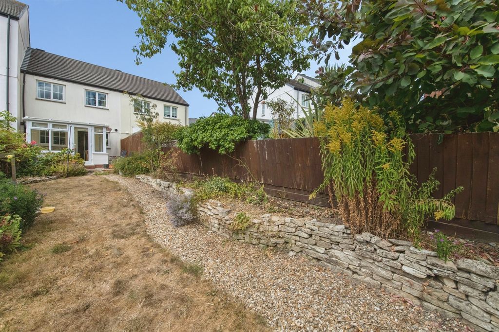 Property photo 2 of 19
