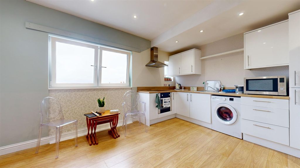 Property photo 3 of 11 103-Fortuneswell-07162024_083526.Jpg