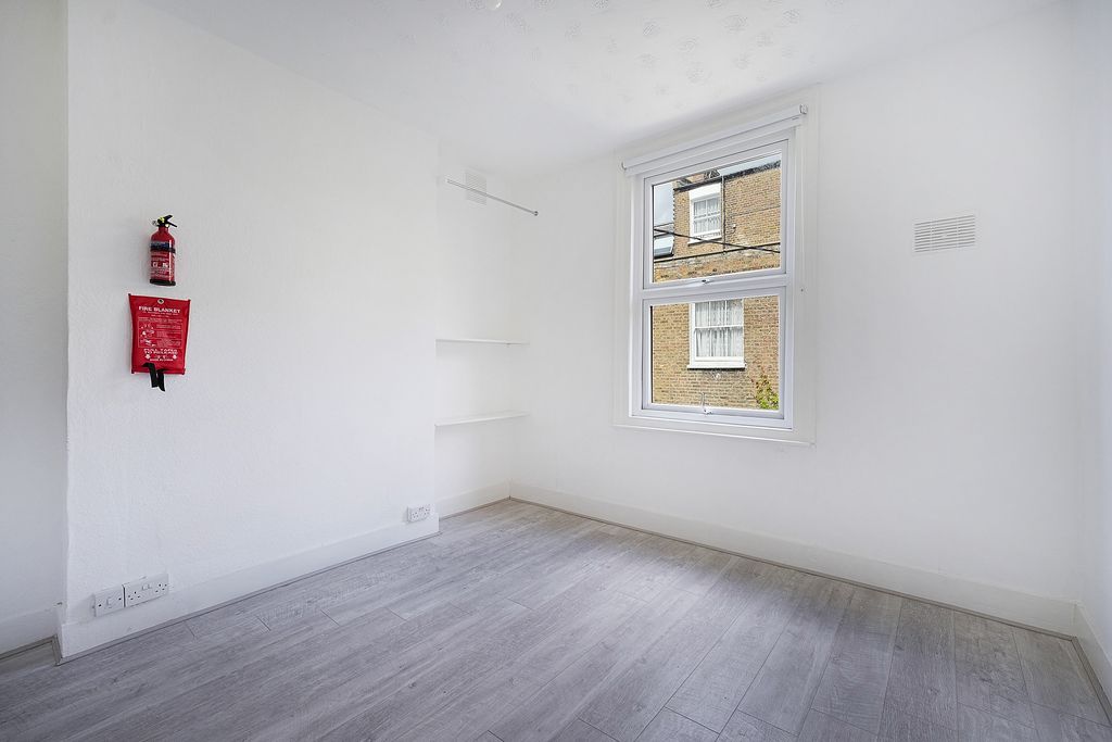 Property photo 3 of 7 _Akp9600