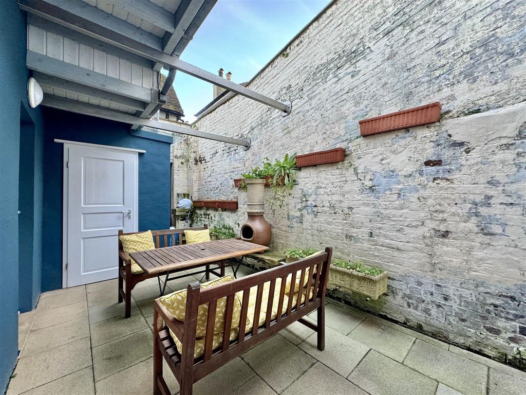 Property photo 3 of 32