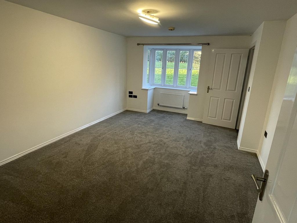 Property photo 2 of 20 Lounge