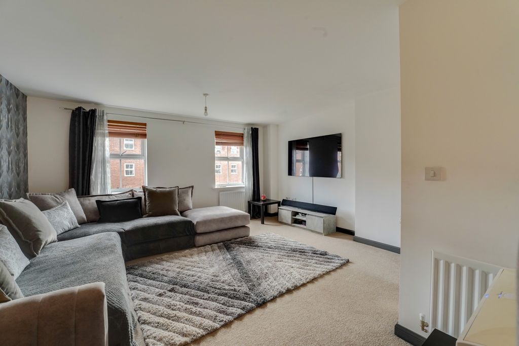 Property photo 3 of 12 Dsc04109-Dsc04113