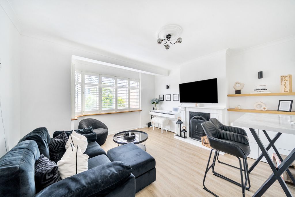 Property photo 1 of 14 1480970-5-6A39533...