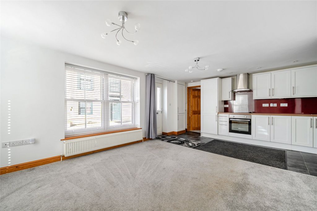Property photo 2 of 17 Picture No. 18