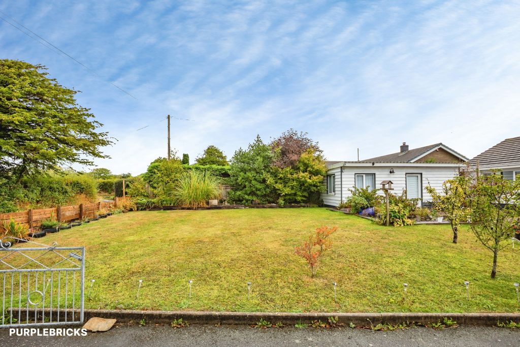 Property photo 2 of 32