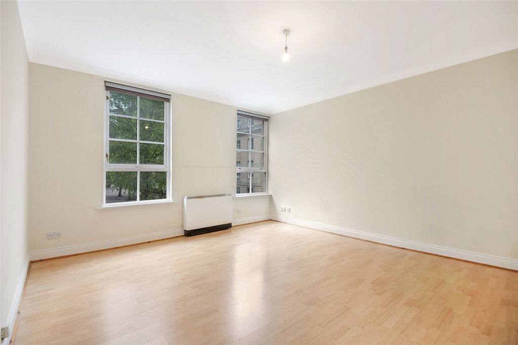 Property photo 3 of 17 Living Room