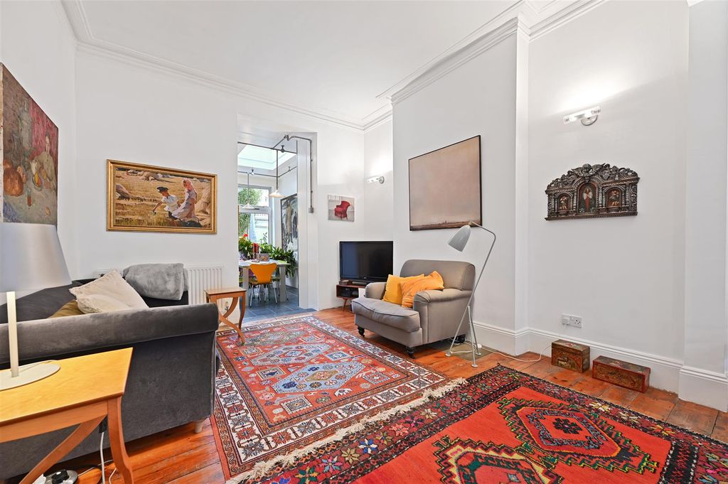 Property photo 2 of 16 Frithville Gardens - Receptionc3 (1).Jpg