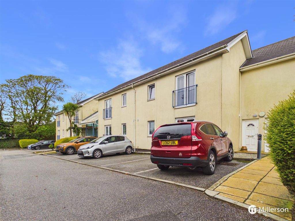 Property photo 1 of 10 Front Elevation