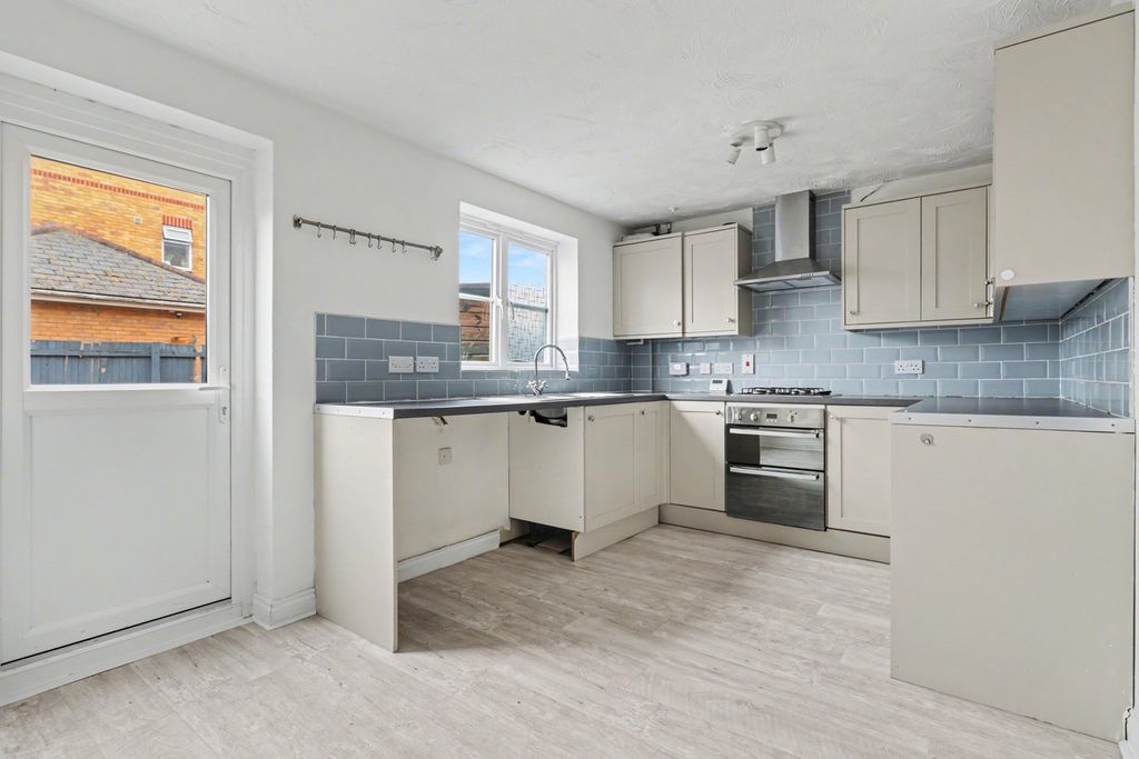 Property photo 3 of 16