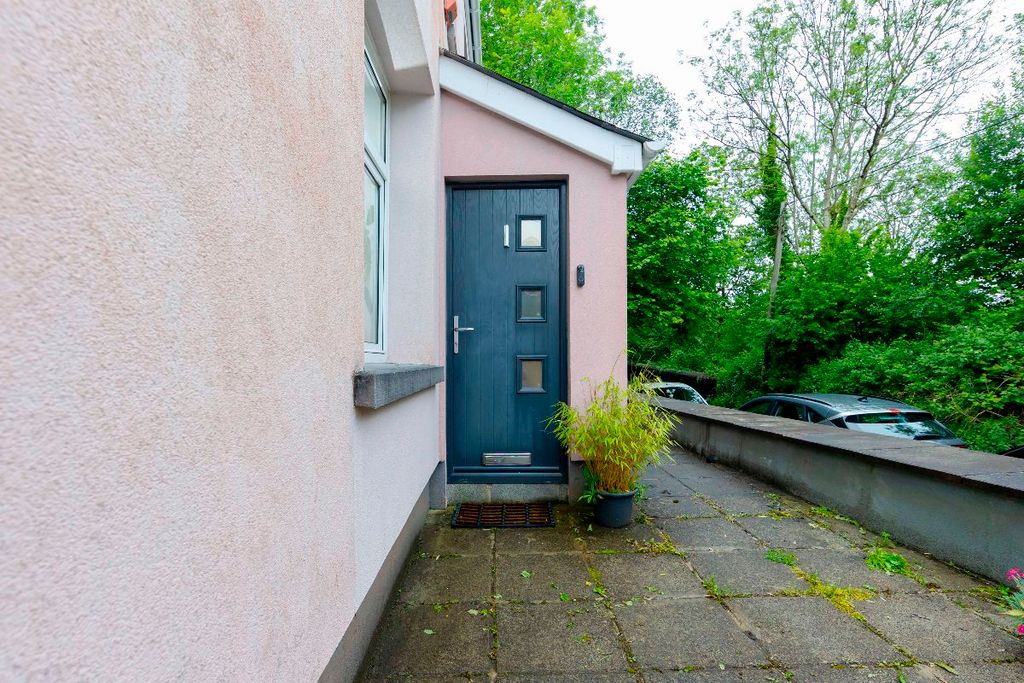 Property photo 3 of 37