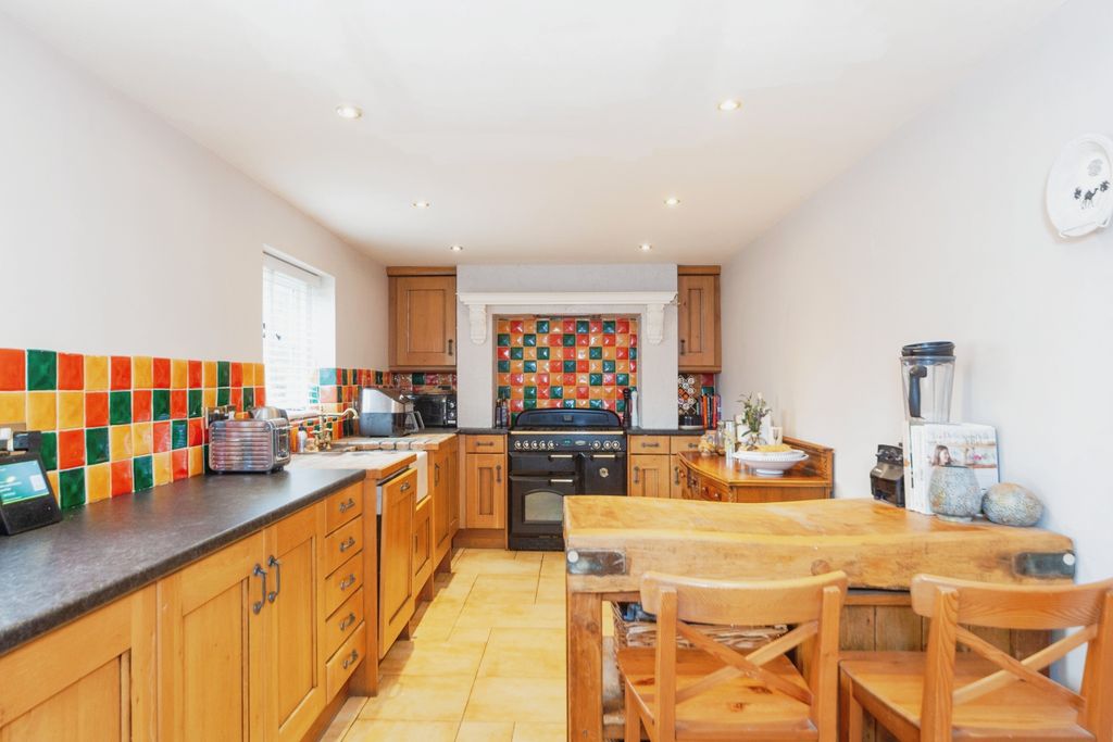 Property photo 3 of 19 Kitchen/Diner