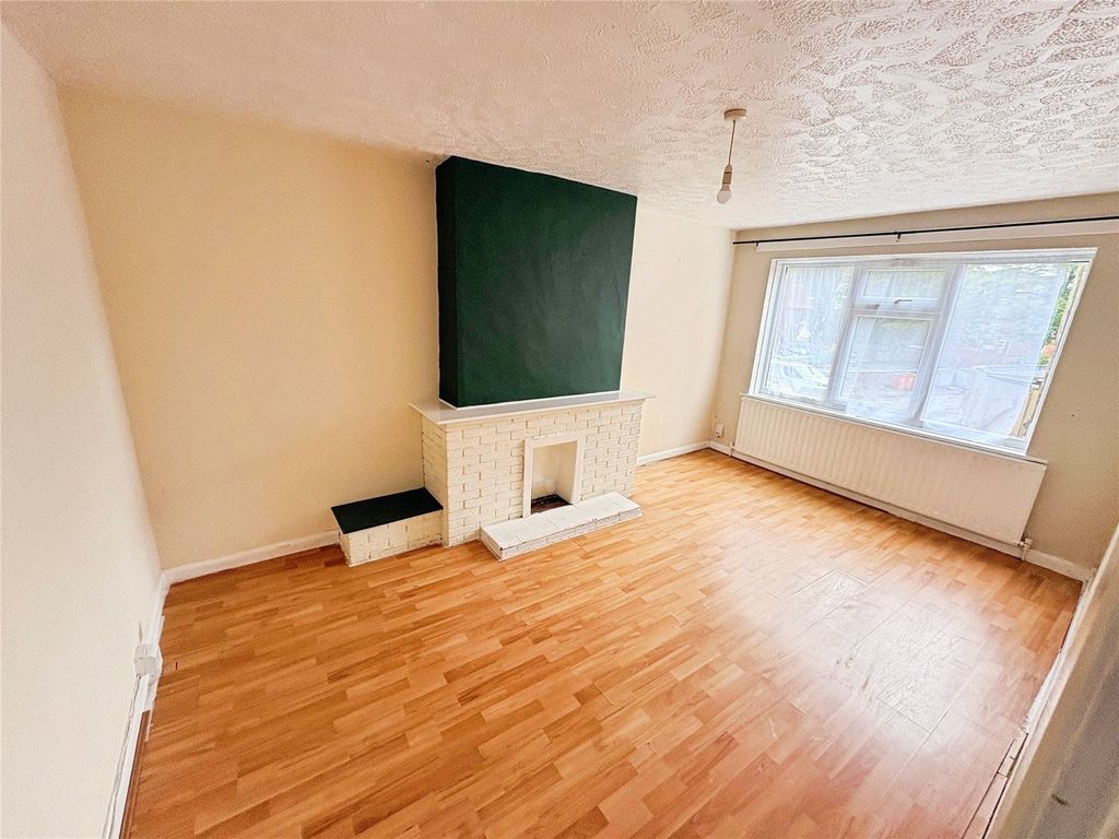 Property photo 3 of 6 Living Room