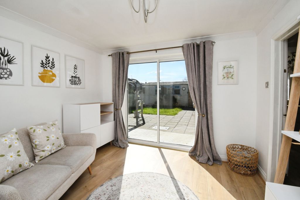 Property photo 3 of 14