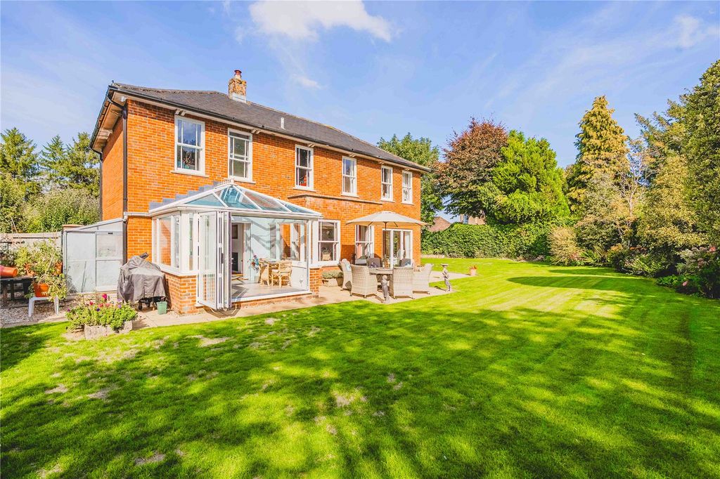 Property photo 2 of 25 Picture No. 23