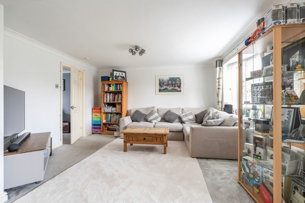 Property photo 2 of 17