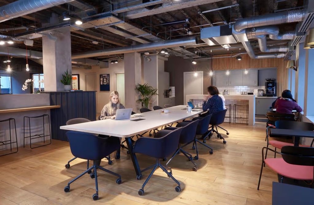 Property photo 3 of 10 Breakout Space