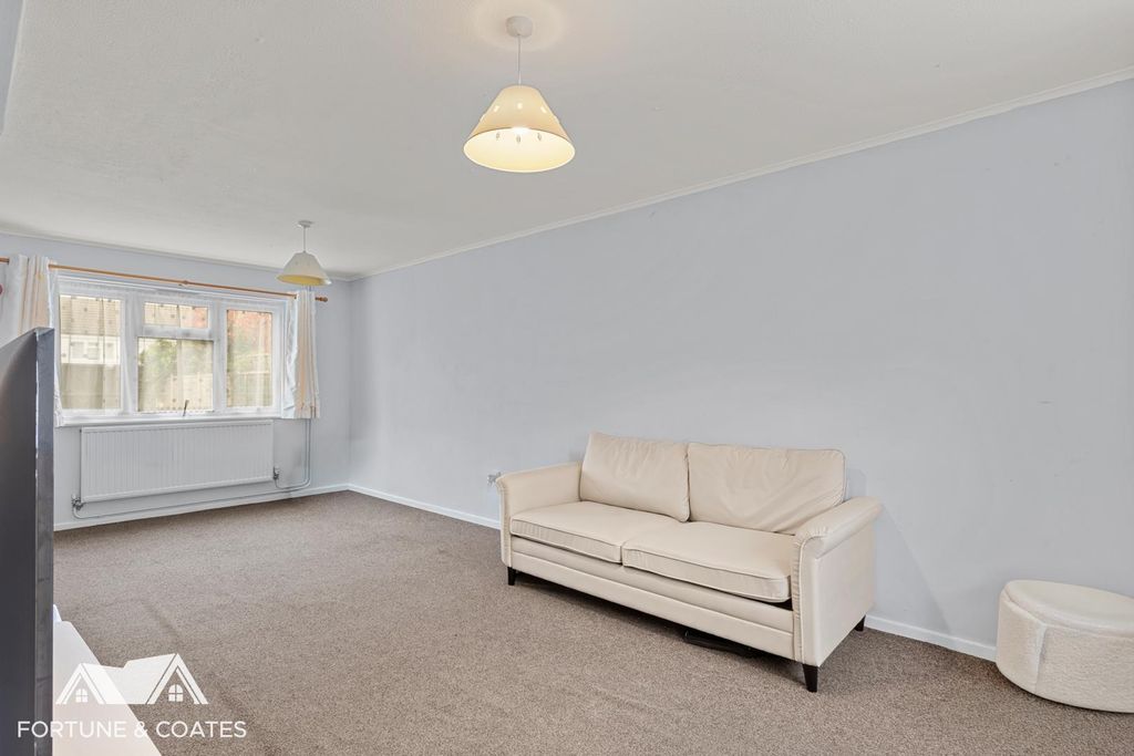 Property photo 2 of 15 Sprucehill_10.Jpg