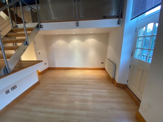 Property photo 3 of 15 Entrance Porch