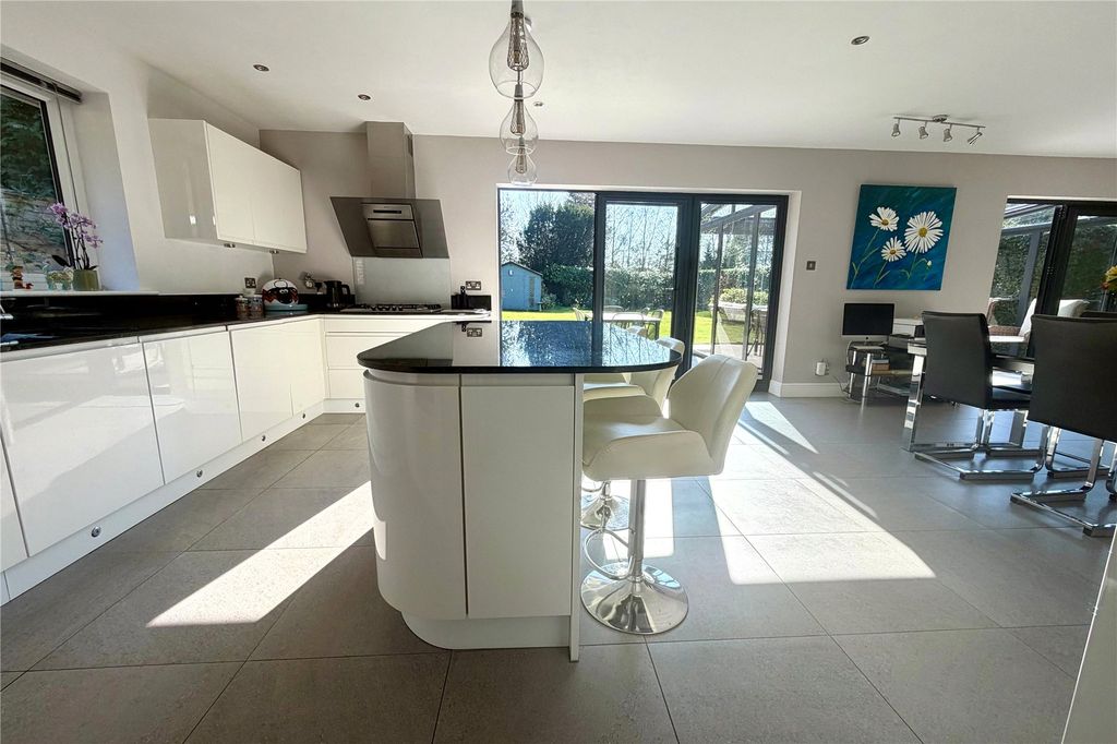 Property photo 2 of 26 Picture No. 69