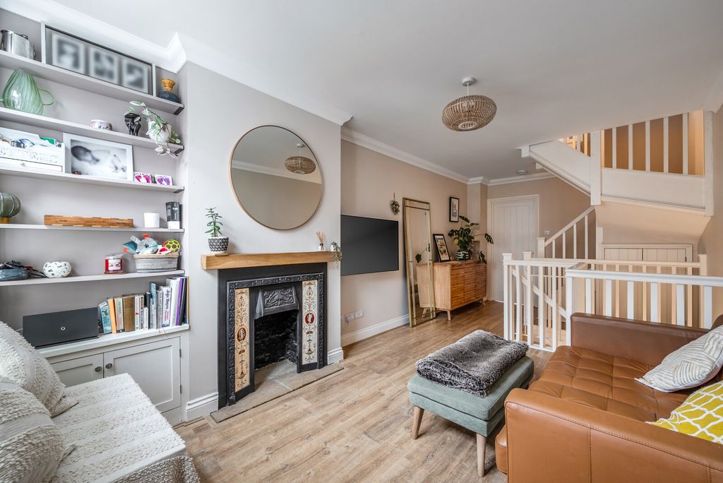 Property photo 2 of 20 1385253-12-692838...