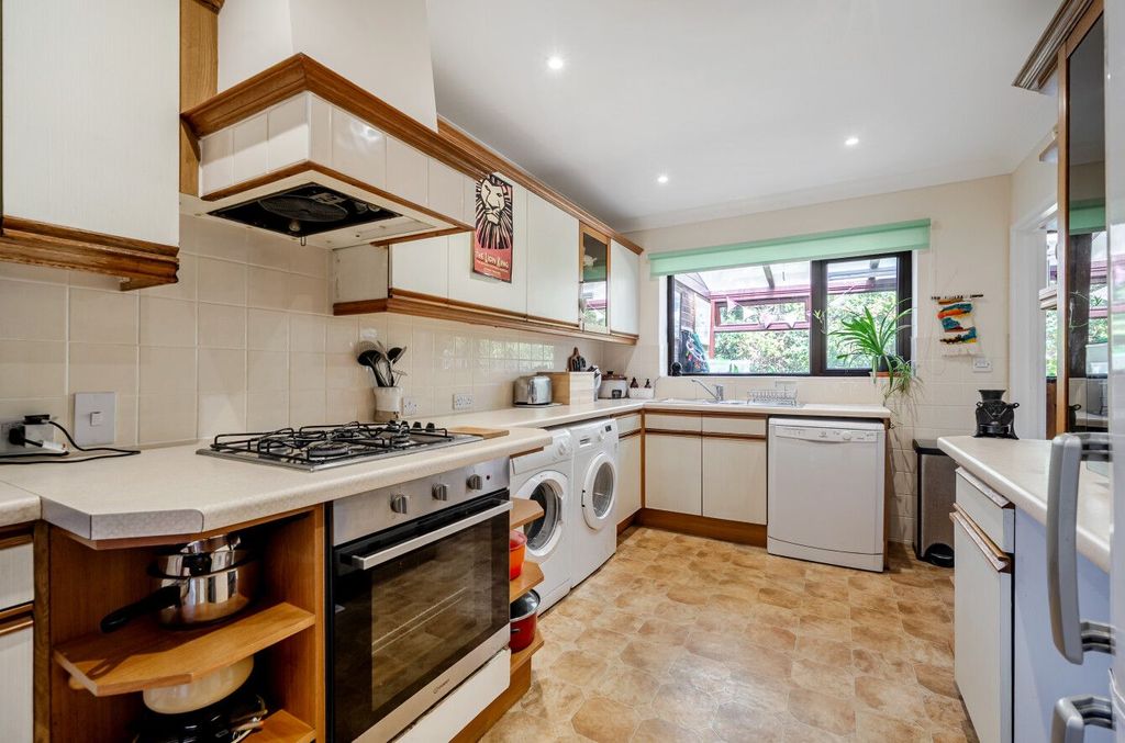 Property photo 3 of 16