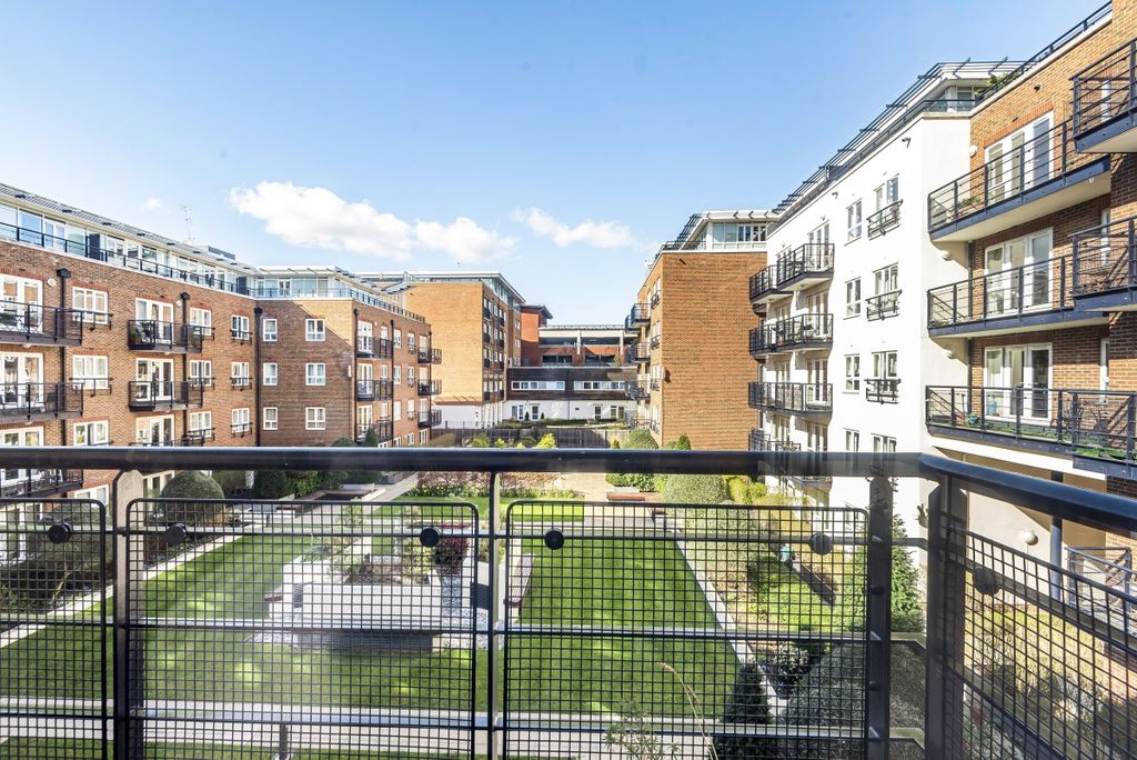 Property photo 2 of 10 825966 (9)