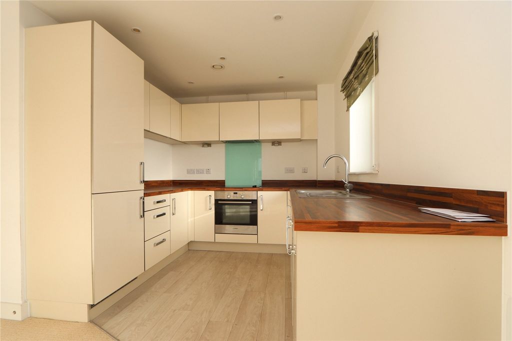 Property photo 3 of 10 Picture No. 02