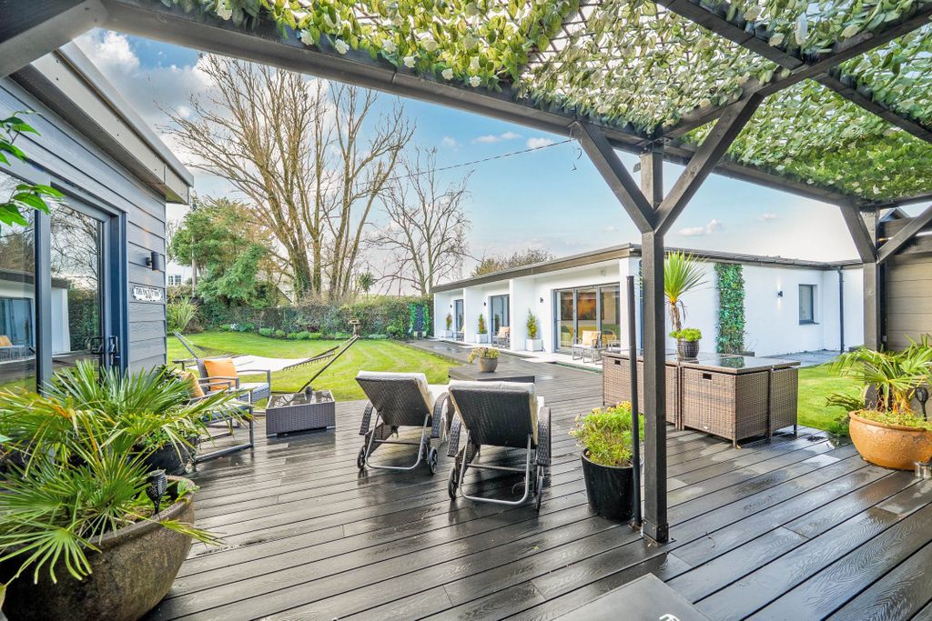 Property photo 2 of 17 Photo 2