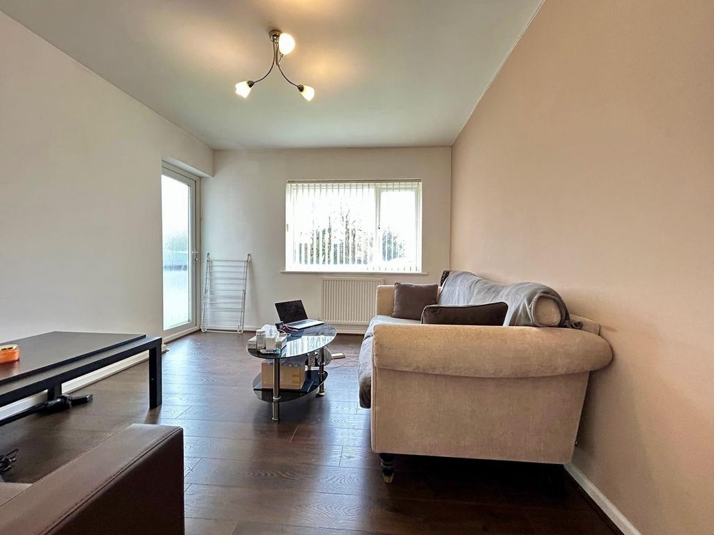 Property photo 2 of 8 Whatsapp Image 2026-03-13 At 12.41.50 (1)