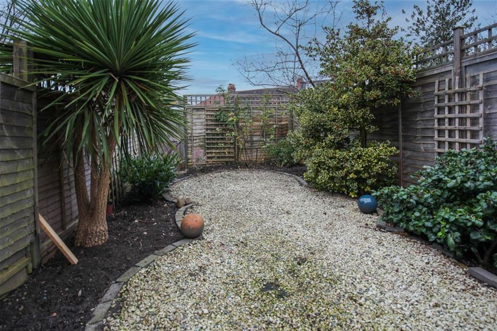 Property photo 3 of 6