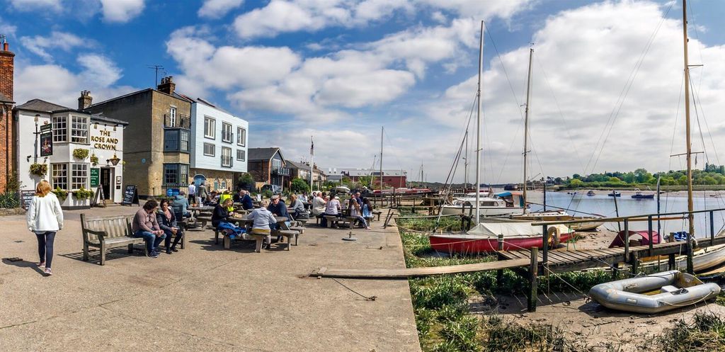 Property photo 3 of 6 Wivenhoe Quay