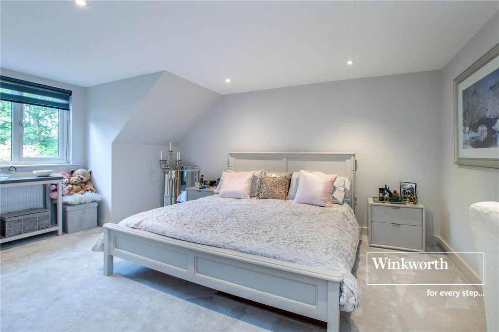 Additional image 17 of 4 bed bungalow for saleBeaufoys Avenue, Ferndown, Dorset BH22