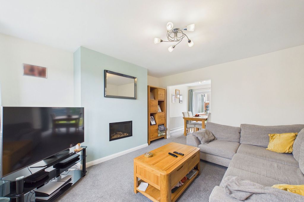 Property photo 2 of 14