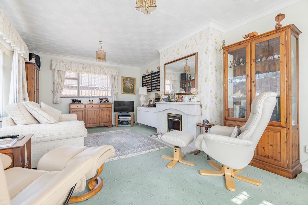 Property photo 2 of 22
