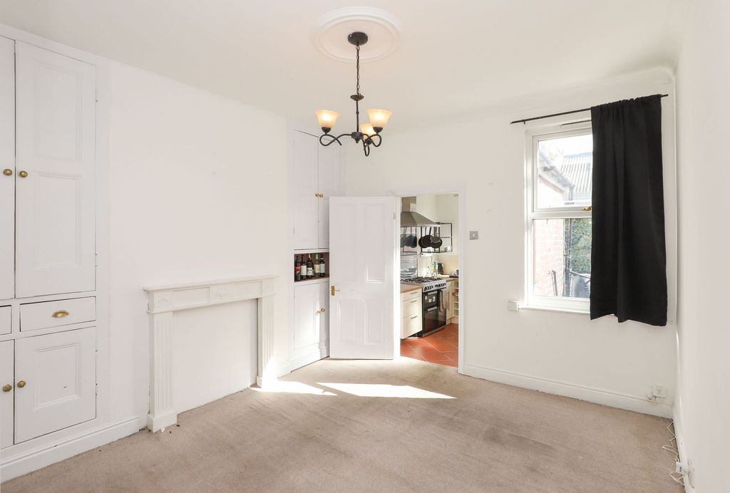 Property photo 3 of 14