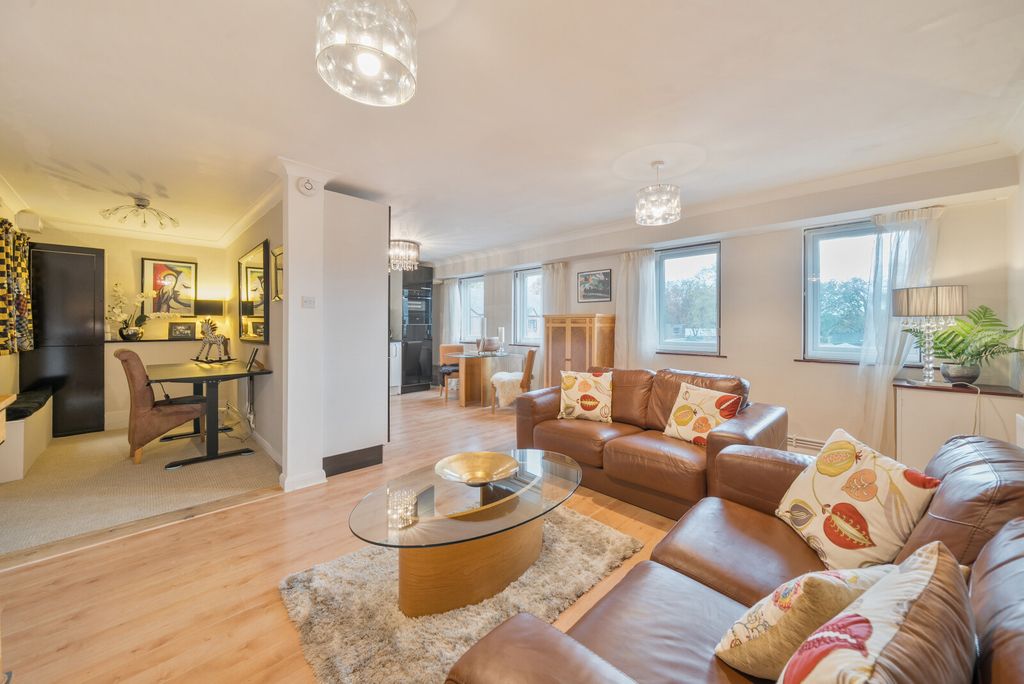 Property photo 2 of 15 Sitting Room/Kitchen